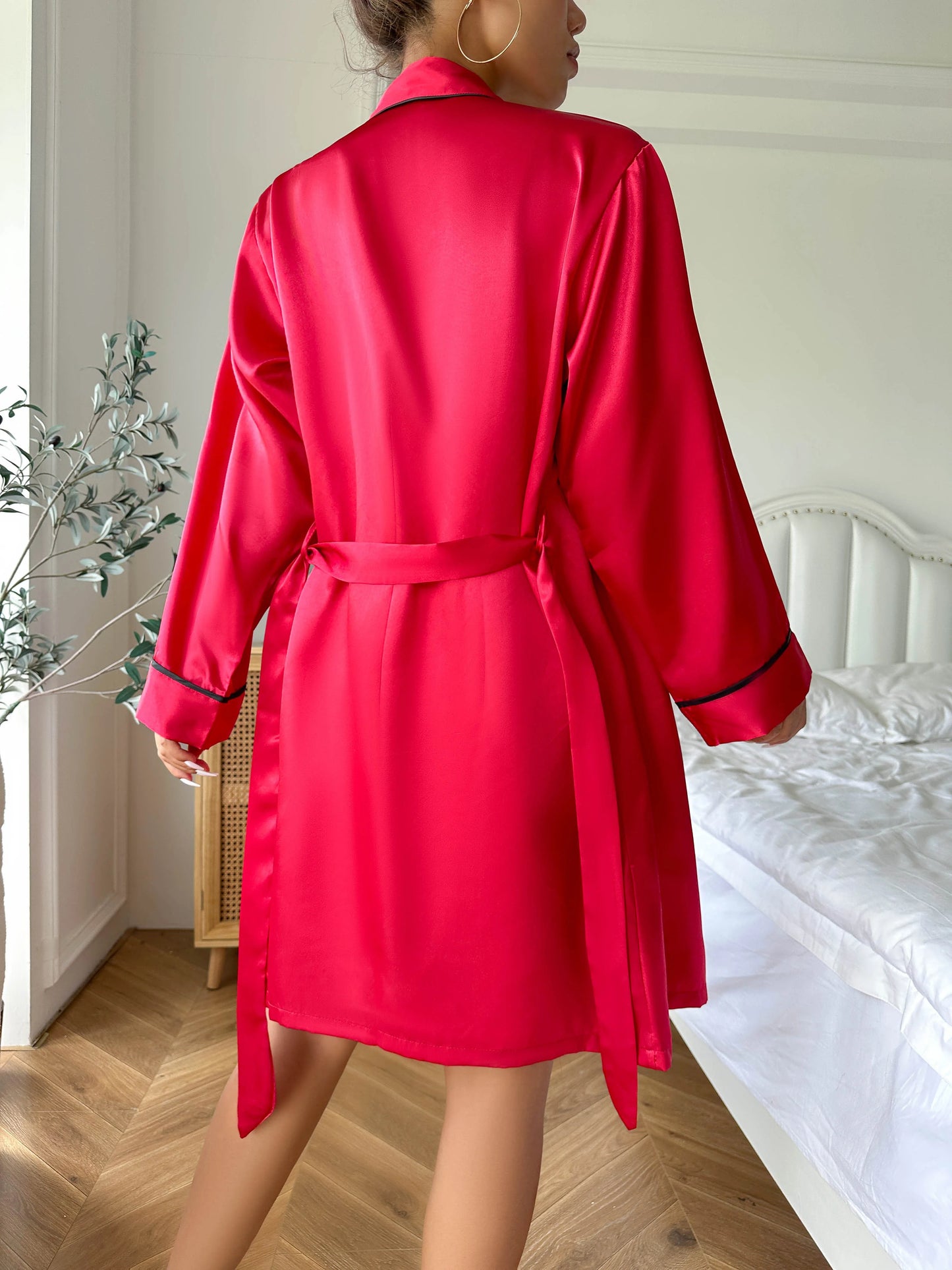 Satin Pyjamas Sæt med Kappe