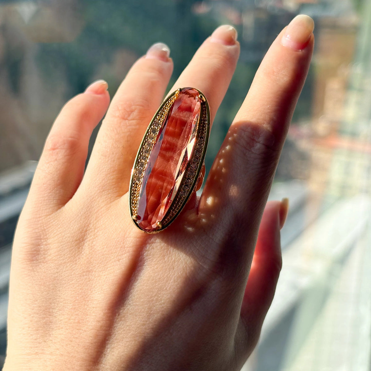 Oval Ring med Farveskiftende Sten til Kvinder