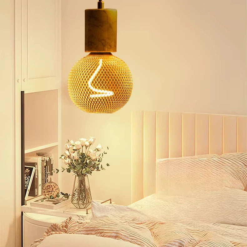 E27 LED-Pære med Metalburdæksel