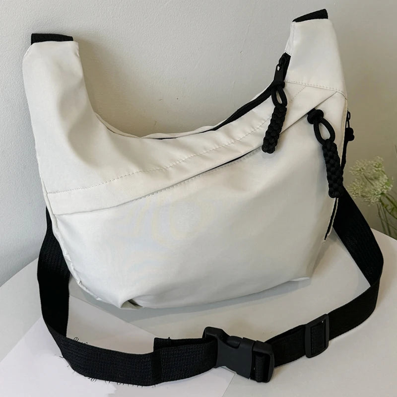 Let Crossbody-Taske med Justerbar Rem