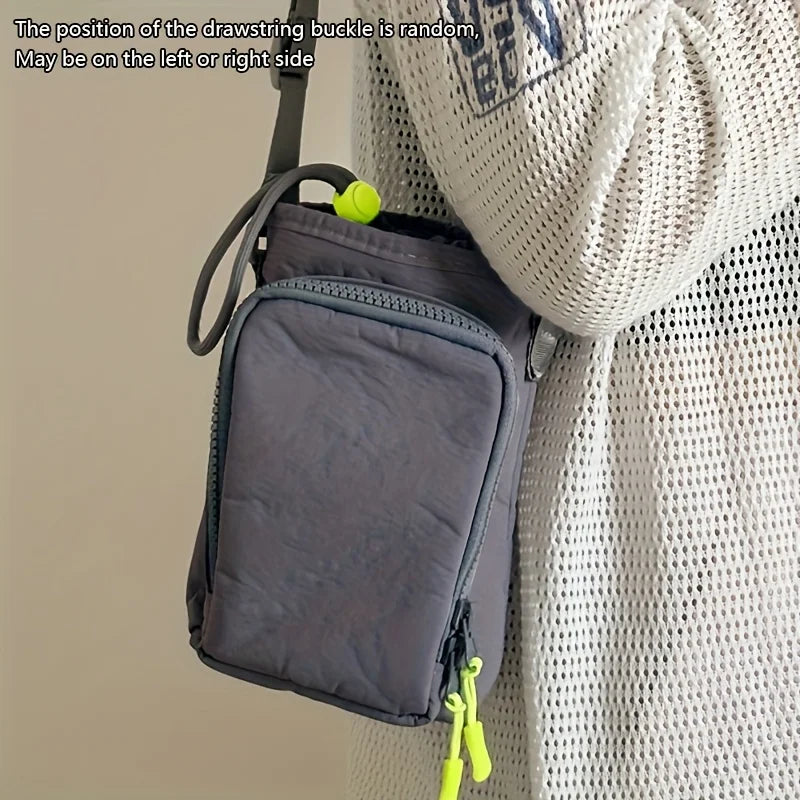 Lille Nylon Crossbody Taske med Flaskelomme