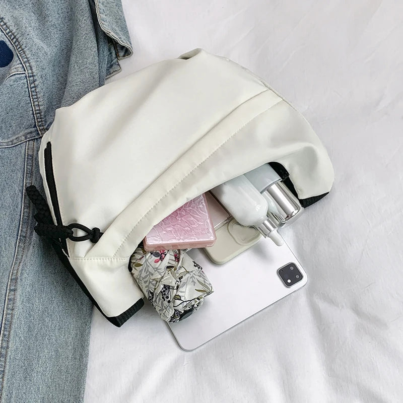 Let Crossbody-Taske med Justerbar Rem