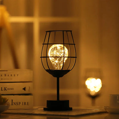 Batteridrevet LED Natlampe med Jernbur