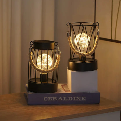 Batteridrevet LED Natlampe med Jernbur