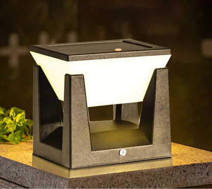 Solcellelampe – Firkantet LED-Lampe til Have og Sti