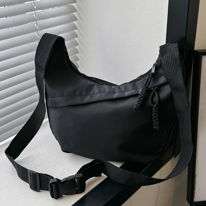 Let Crossbody-Taske med Justerbar Rem