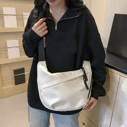 Let Crossbody-Taske med Justerbar Rem