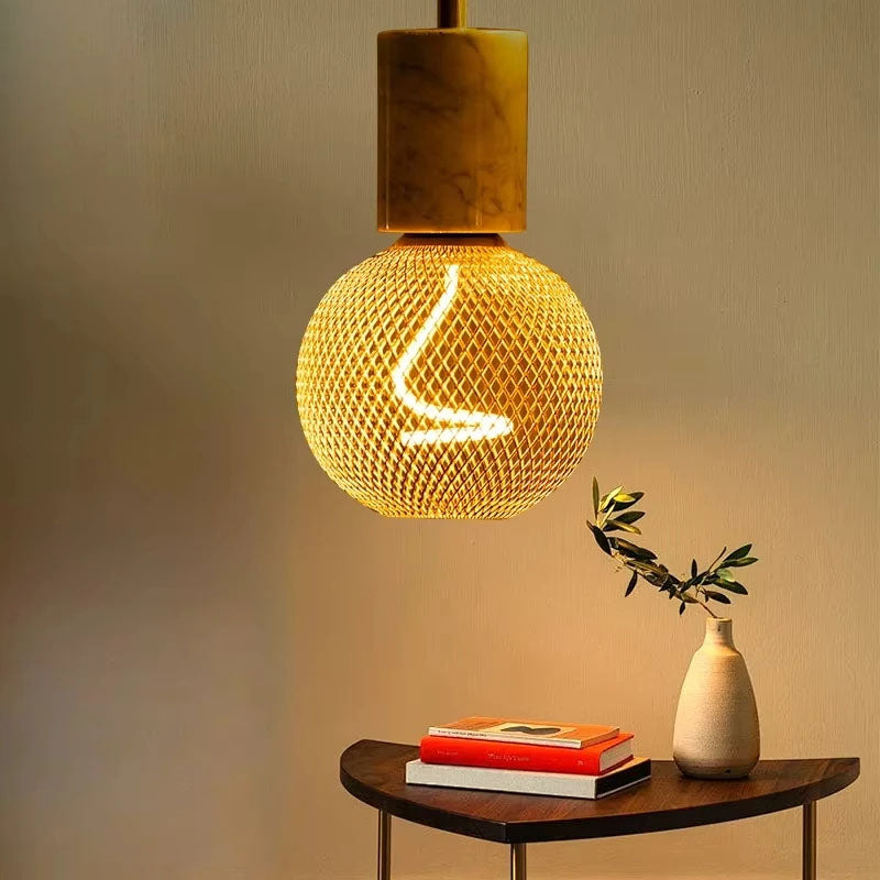 E27 LED-Pære med Metalburdæksel