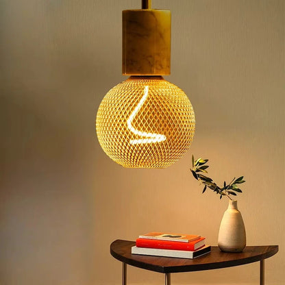 E27 LED-Pære med Metalburdæksel