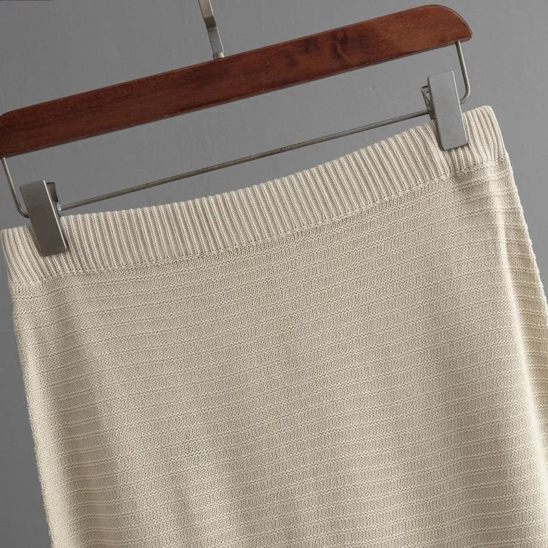 Dame Striktrøje og Nederdel Sæt