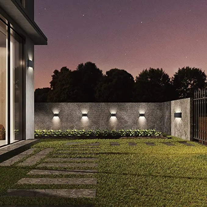 Moderne LED-Væglampe til Indendørs og Udendørs Brug